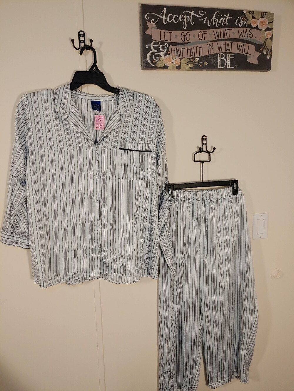 NWOT XXL Apt. 9 Gorgeous blue/ White Striped Long Sleeve Pajama Set